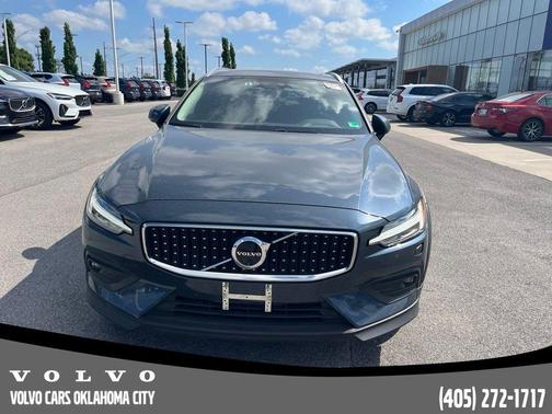 Denim Blue Metallic 2025 Volvo V60 Cross Country B5 Plus