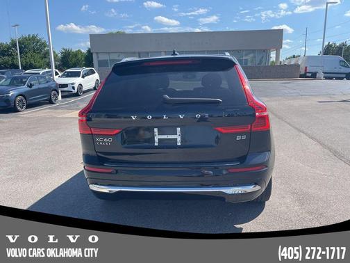 Onyx Black Metallic 2023 Volvo XC60 B5 Plus Bright Theme