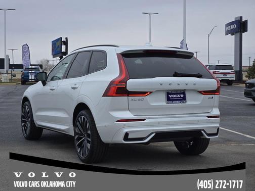 Crystal White 2026 Volvo XC60 B5 Ultra