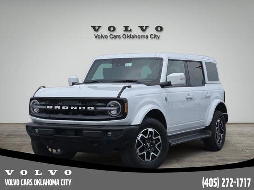 Oxford White 2025 Ford Bronco Outer Banks