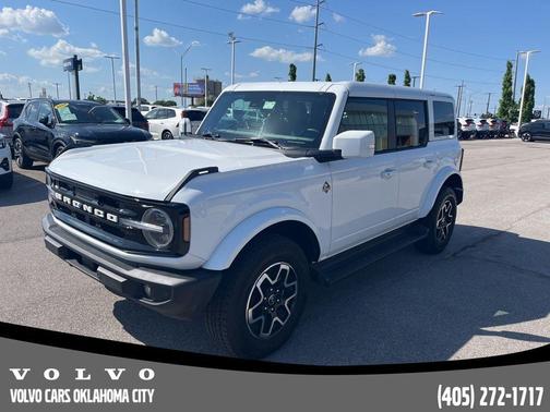 Oxford White 2025 Ford Bronco Outer Banks