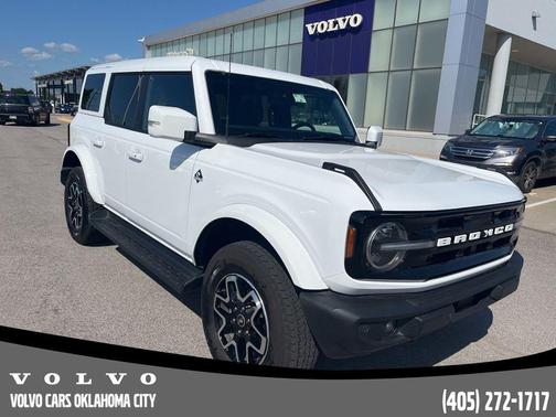Oxford White 2025 Ford Bronco Outer Banks