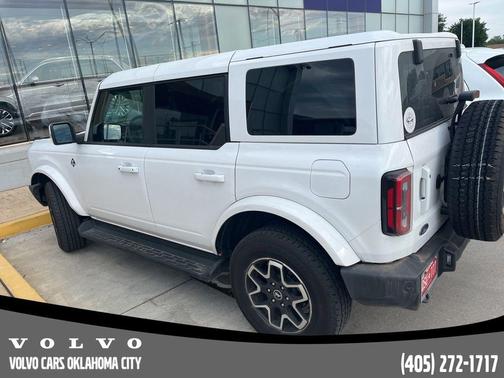 Oxford White 2025 Ford Bronco Outer Banks