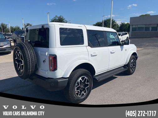Oxford White 2025 Ford Bronco Outer Banks