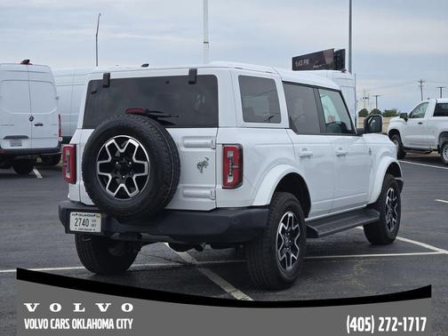 Oxford White 2025 Ford Bronco Outer Banks