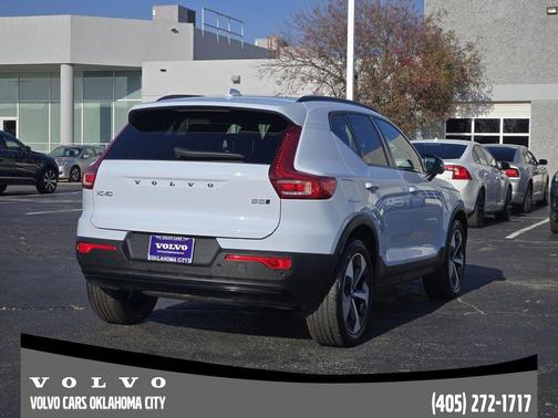 2025 Volvo XC40 B5 Plus Dark Theme