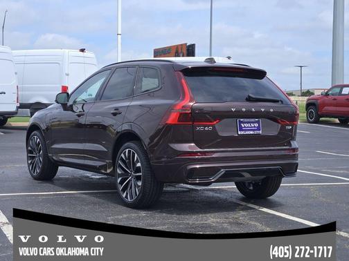 Mulberry Metallic 2026 Volvo XC60 Plug-In Hybrid T8 Ultra