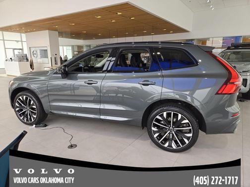 Forest Green 2026 Volvo XC60 B5 Ultra