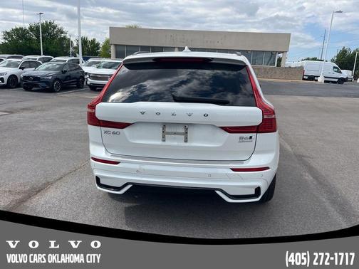 Crystal White Metallic 2023 Volvo XC60 B6 Ultimate Dark Theme