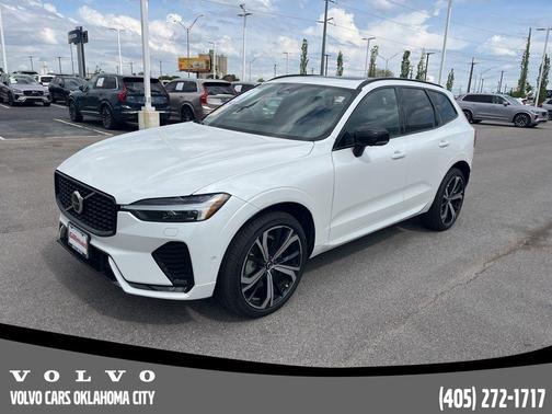 Crystal White Metallic 2023 Volvo XC60 B6 Ultimate Dark Theme
