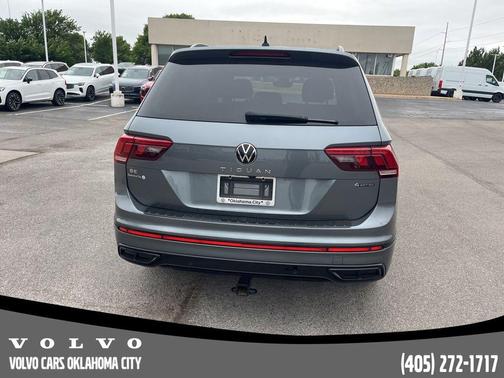 Platinum Gray Metallic 2022 Volkswagen Tiguan 2.0T SE R-Line Black