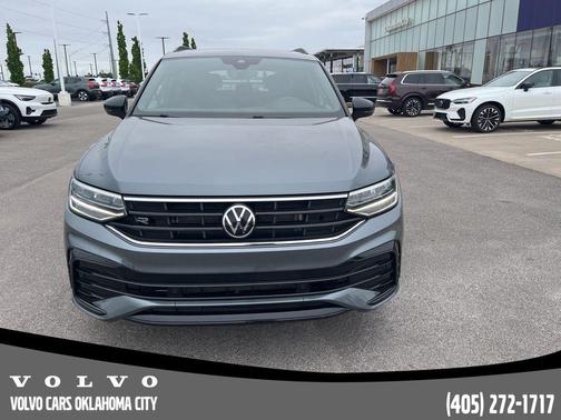 Platinum Gray Metallic 2022 Volkswagen Tiguan 2.0T SE R-Line Black