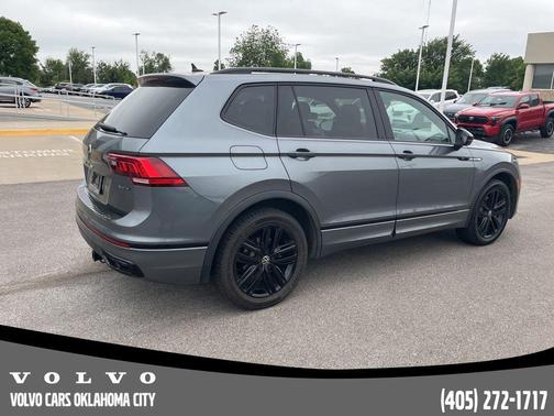 Platinum Gray Metallic 2022 Volkswagen Tiguan 2.0T SE R-Line Black