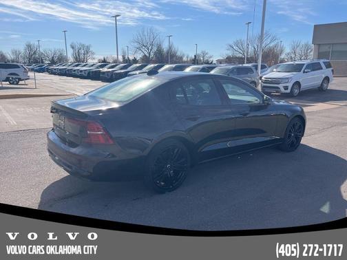 2024 Volvo S60 B5 Plus Black Edition