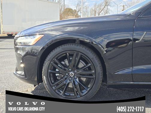2024 Volvo S60 B5 Plus Black Edition