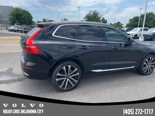 Onyx Black Metallic 2023 Volvo XC60 B5 Ultimate Bright Theme