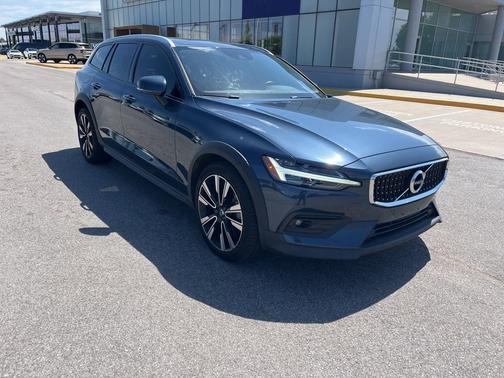 2021 Volvo V60 Cross Country T5