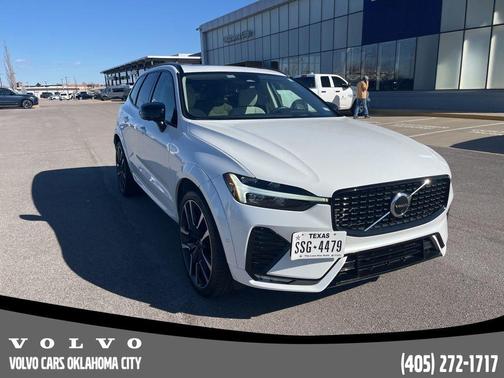 2023 Volvo XC60 B5 Ultimate Dark Theme