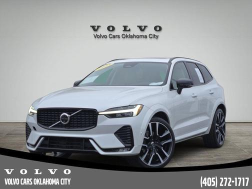 2023 Volvo XC60 B5 Ultimate Dark Theme
