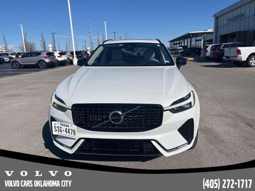 2023 Volvo XC60 B5 Ultimate Dark Theme