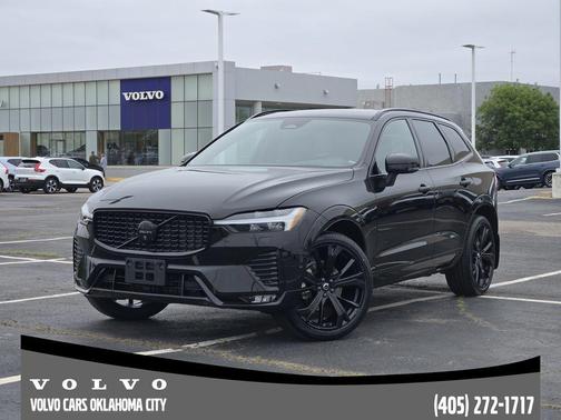 Onyx Black Metallic 2024 Volvo XC60 B5 Ultimate Black Edition