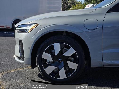 2025 Volvo XC60 Plug-In Hybrid T8 Plus