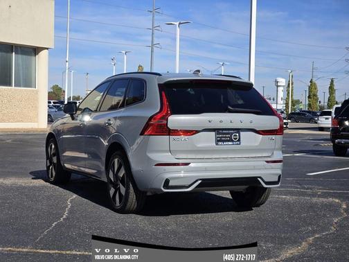 2025 Volvo XC60 Plug-In Hybrid T8 Plus