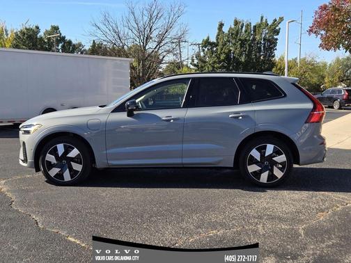 2025 Volvo XC60 Plug-In Hybrid T8 Plus