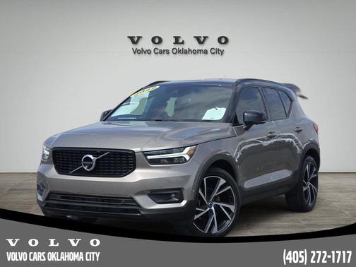 2022 Volvo XC40 T5 R-Design