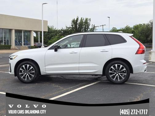 Crystal White Metallic 2025 Volvo XC60 B5 Plus