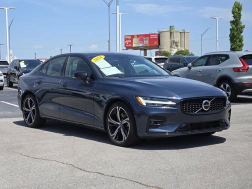 2024 Volvo S60 B5 Core Dark