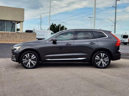 2022 Volvo XC60 B6 Inscription