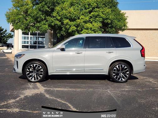 2025 Volvo XC90 B5 Plus