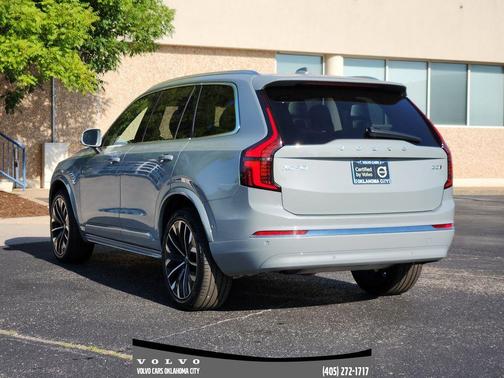 2025 Volvo XC90 B5 Plus