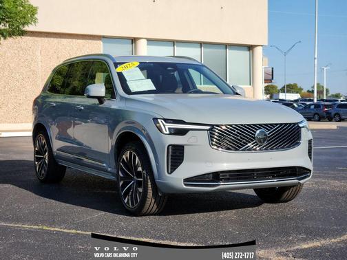 2025 Volvo XC90 B5 Plus