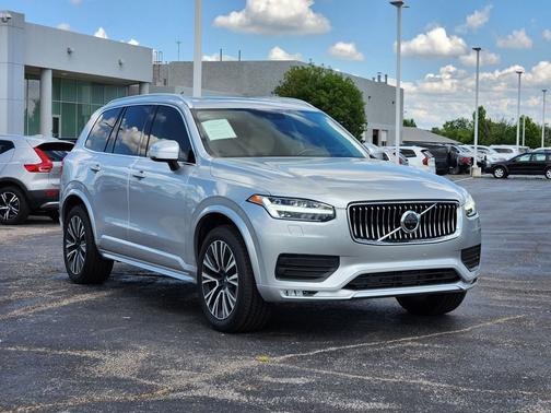 2021 Volvo XC90 T6 Momentum 7 Passenger