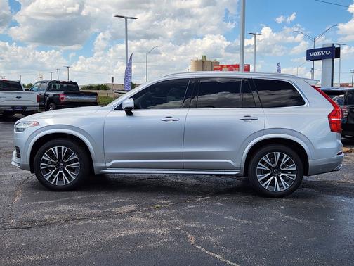 2021 Volvo XC90 T6 Momentum 7 Passenger