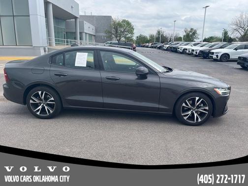 Platinum Gray Metallic 2025 Volvo S60 B5 Core