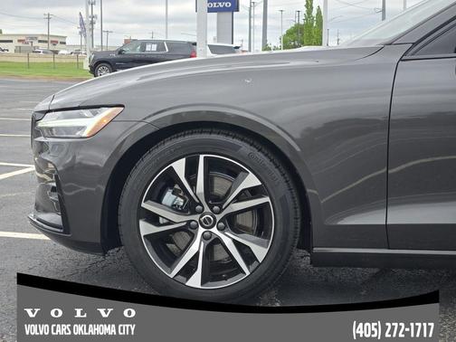 Platinum Gray Metallic 2025 Volvo S60 B5 Core