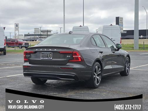 Platinum Gray Metallic 2025 Volvo S60 B5 Core