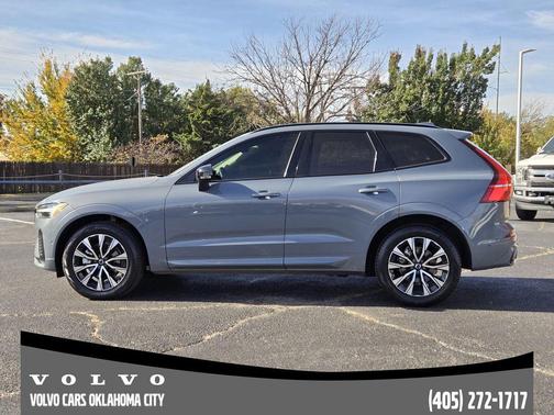 2024 Volvo XC60 B5 Plus Dark Theme