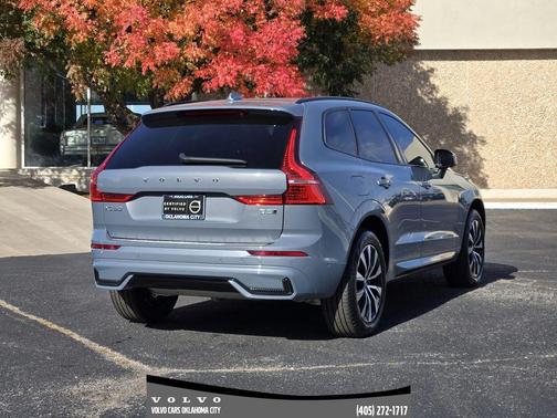 2024 Volvo XC60 B5 Plus Dark Theme