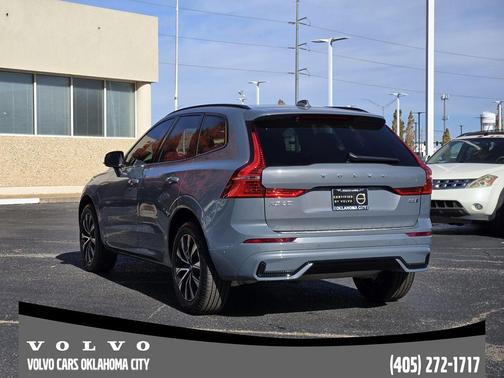2024 Volvo XC60 B5 Plus Dark Theme