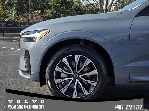 2024 Volvo XC60 B5 Plus Dark Theme