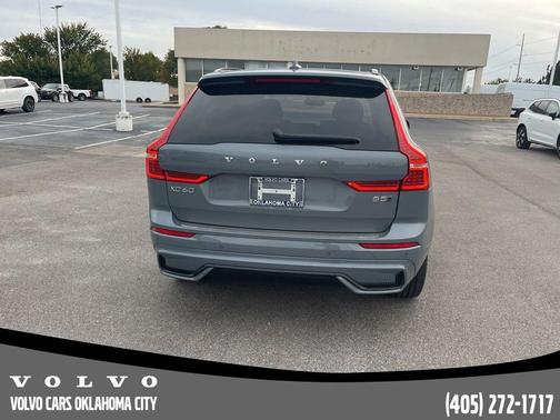 2024 Volvo XC60 B5 Plus Dark Theme