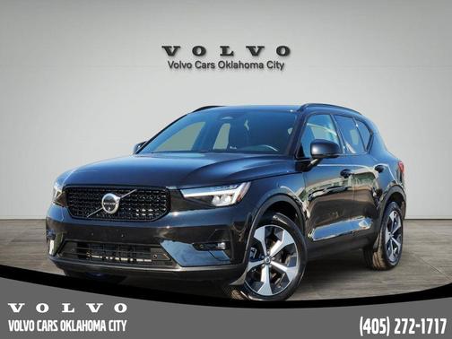 2025 Volvo XC40 B5 Plus Dark Theme