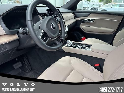 Crystal White Metallic 2025 Volvo XC90 Plug-In Hybrid T8 Plus 7-Seater