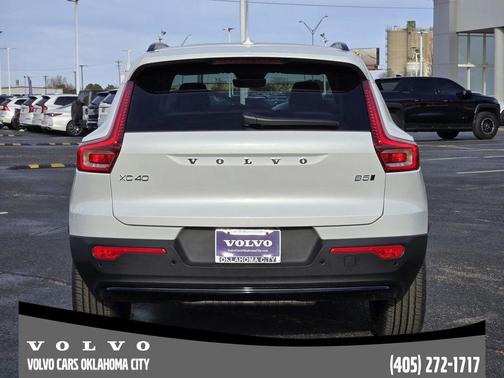 Crystal White 2026 Volvo XC40 B5 Plus