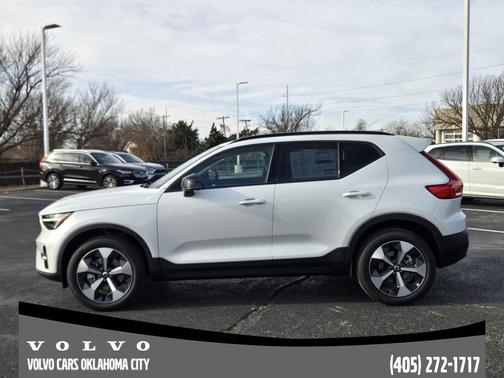 Crystal White 2026 Volvo XC40 B5 Plus