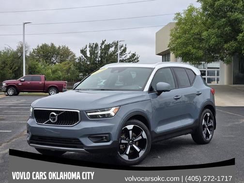 Thunder Gray Metallic 2020 Volvo XC40 T5 Momentum
